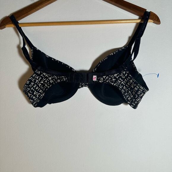 Victoria's Secret Black and White Text Print Bra - Picture 5 of 8